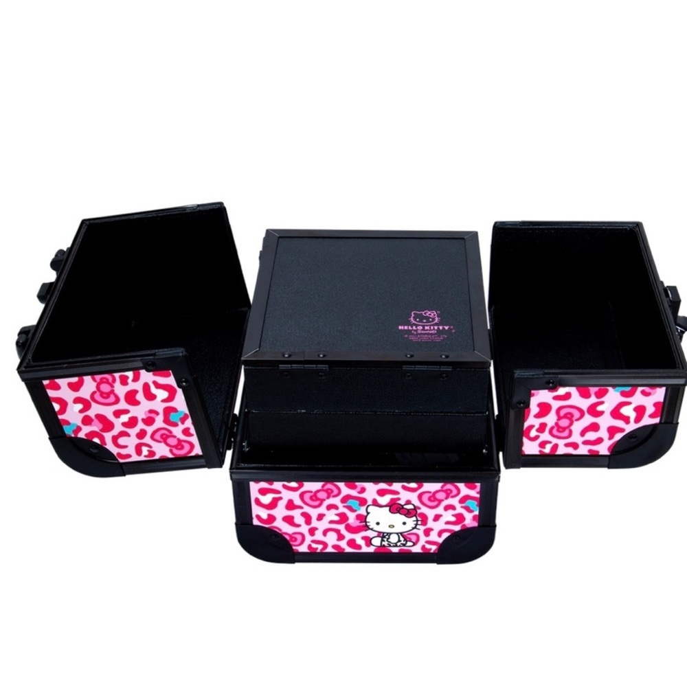 NWT Hello Kitty Pink Multicolor Traveling Makeup Box Case - Picture 3 of 5